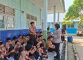 Polisi Seberangi Selat Sunda Demi Edukasi Pelajar Pulau Sebesi