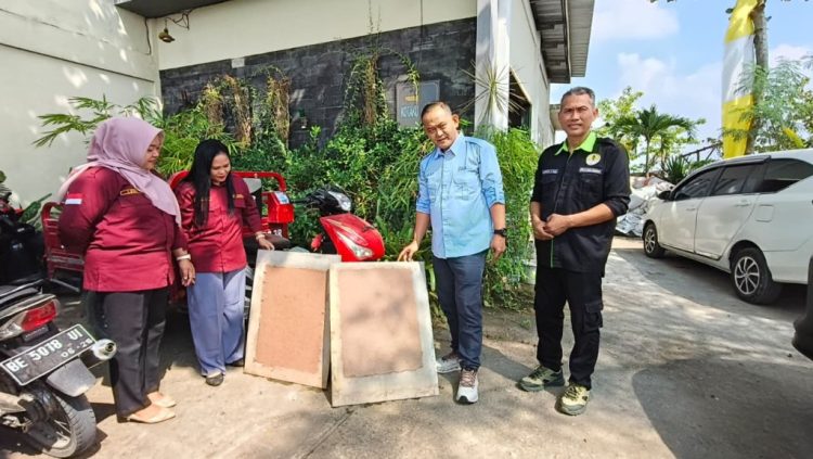 TPS3R Jejama Secancanan Naik Kelas Berkat Inovasi Mesin Pencacah dan Pemasaran Digital