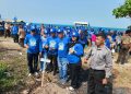 Langit Biru Indonesia Asri, Demokrat Lamsel Tanam Pohon dan Bersihkan Pantai Way Urang