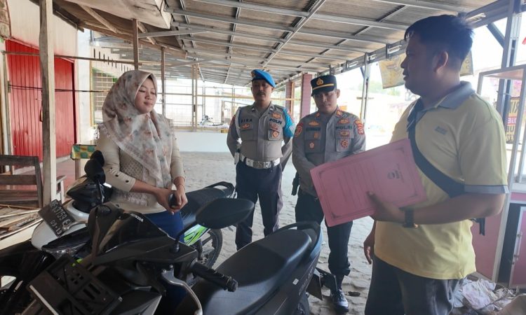 Bikin Haru! Polisi Antarkan Motor Curian Kembali ke Ibu Penjual Buah di Candipuro