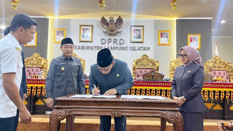 Lampung Selatan Siapkan APBD 2027, DPRD dan Pemkab Tandatangani Nota Kesepakatan