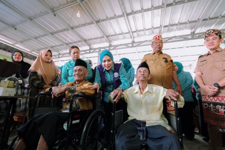 Dorong Lampung Maju, Batin Wulan Canangkan Desa TAPIS dan Sekolah Lansia di Lampung Tengah