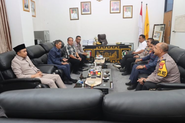 Temui Pimpinan DPRD, Kapolres Pringsewu Dorong Komunikasi Tangkal Gangguan Kamtibmas