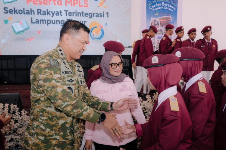 Bupati Ela Bakar Semangat Siswa Sekolah Rakyat: Jangan Pernah Rendah Diri