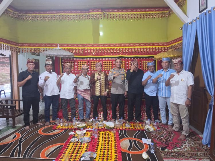 Silaturahmi ke Lamban Balak, Kapolres Lampung Selatan Ajak Tokoh Adat Perkuat Kamtibmas