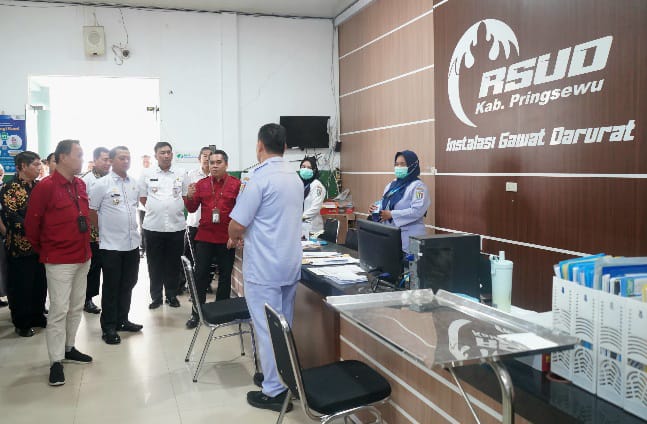 Penilaian Ombudsman di RSUD Pringsewu, Bupati Riyanto Dampingi Wawancara Pengunjung