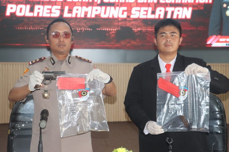 Polisi Terima Dua Senpi Rakitan dari Warga Katibung dan Jati Agung