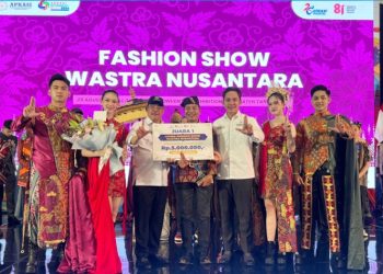 Tapis Lampung Selatan tampil memukau, raih juara I fashion show wastra nusantara
