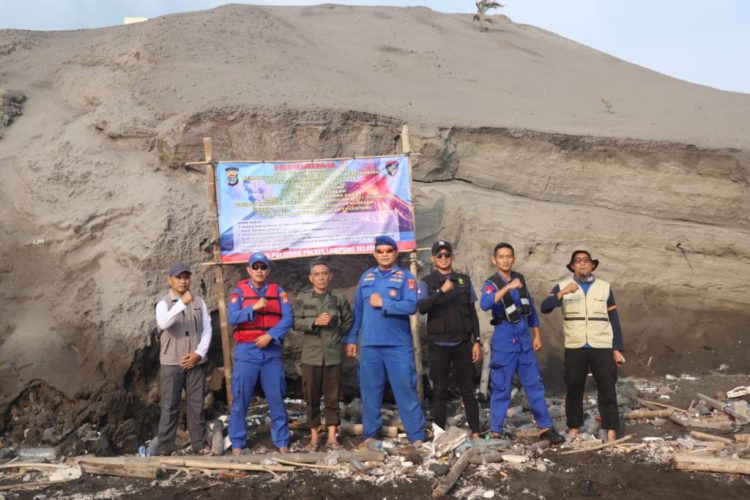 Nekat Dekati Gunung Anak Krakatau, Speedboat Wisatawan Berbalik Arah Saat Didekati Petugas