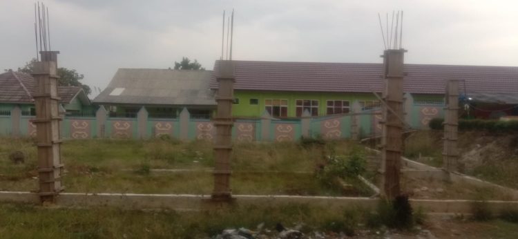 Spanduk Penolakan Terpasang, Warga Gisting Pertanyakan Pembangunan Gedung KDMP