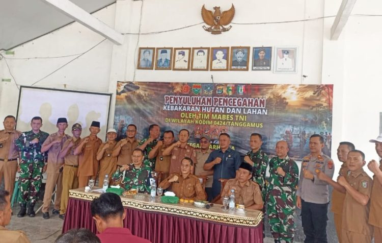 Cegah Karhutla Sebelum Terlambat, Mabes TNI Edukasi Warga Pringsewu