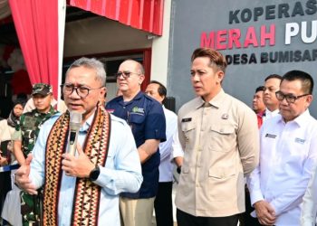Pantau Kesiapan Koperasi Merah Putih, Zulhas Tekankan Kepemilikan oleh Masyarakat Desa