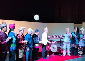 Bulan Bagha Sekubal Unila: Dari Tari Nyambai hingga Teater “Penagih Utang” Berbahasa Lampung
